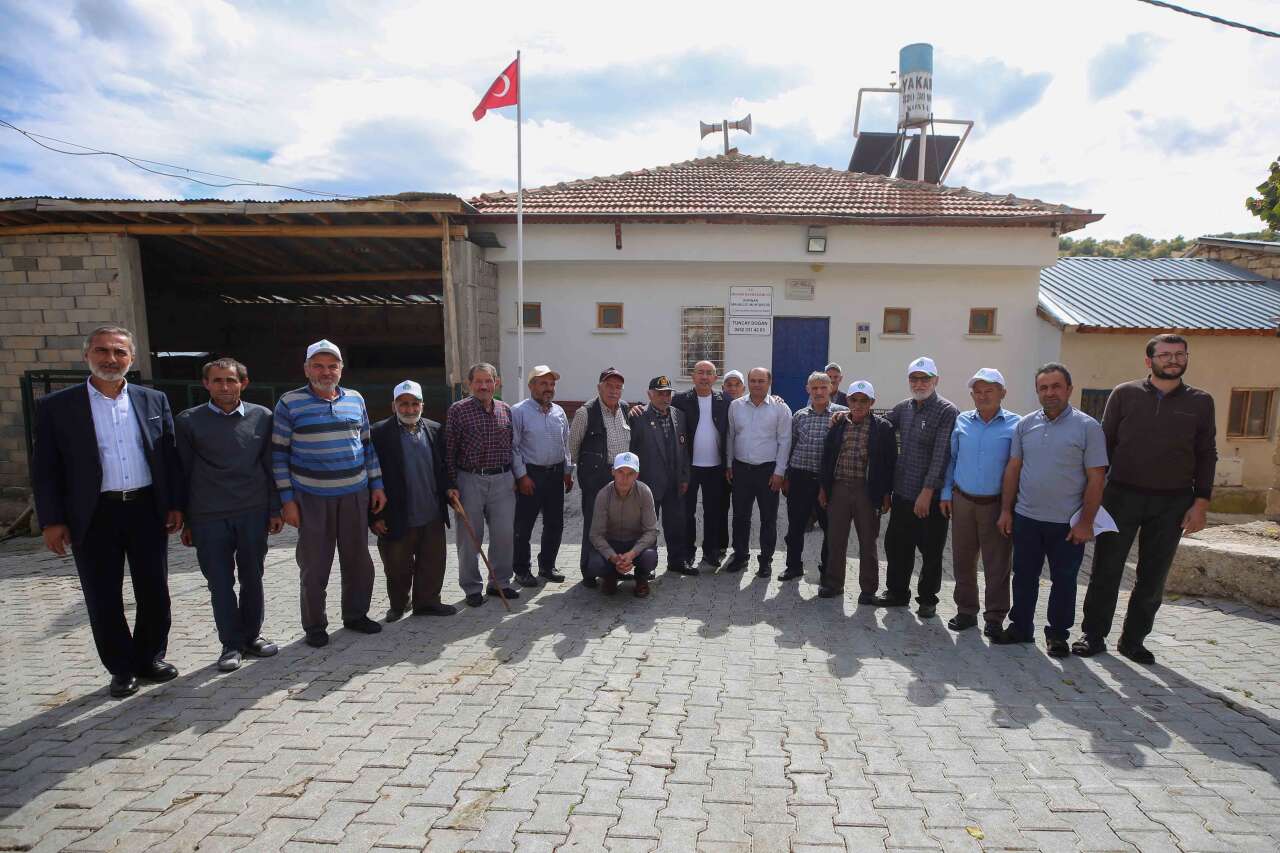 Başkan Kavuş’tan 7 mahalleye çıkarma! Konyalıların taleplerini yerinde dinledi 9